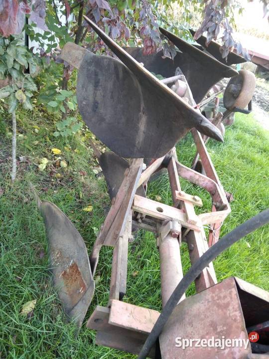Pług 3 skibowy obrotowy nieuszkodzony Pługi małopolskie Proszowice