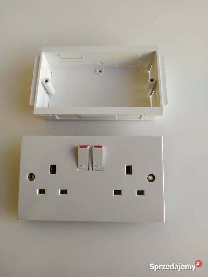 Gniazdo elektryczne podwójne podtynkowe 13A 250V Olecko