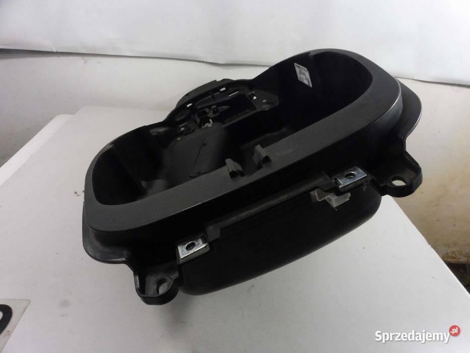 Piaggio MP3 500 wypełnienie pod siedzenie 1420r Poznań