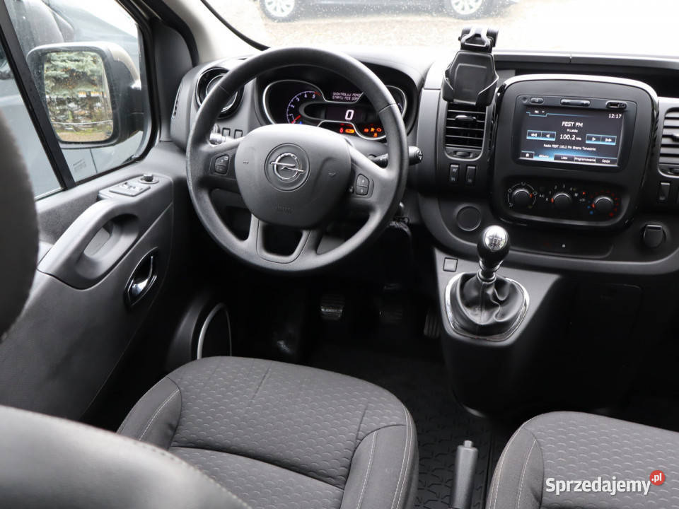 Opel Vivaro 16 BiCDTI klimatyzacja
