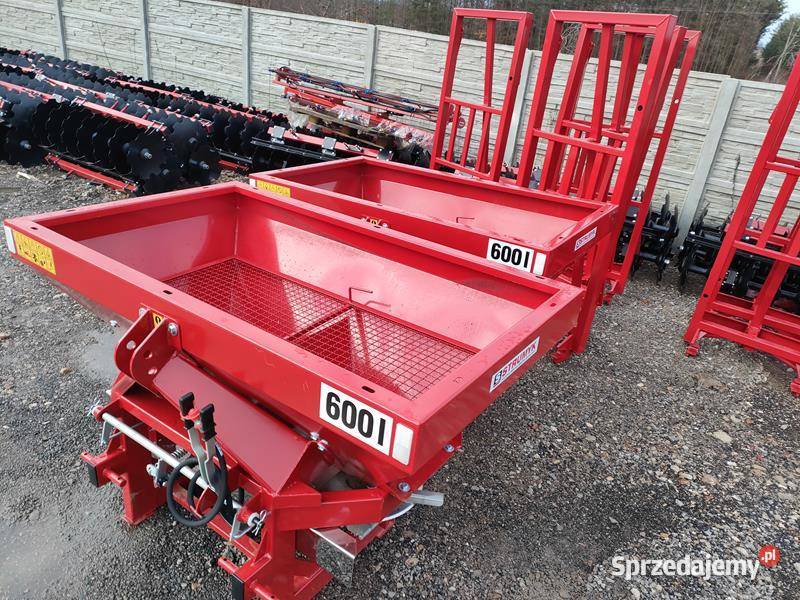 Rozsiewacz nawozu hydraulika STRUMYK TYTAN 19 Żnin