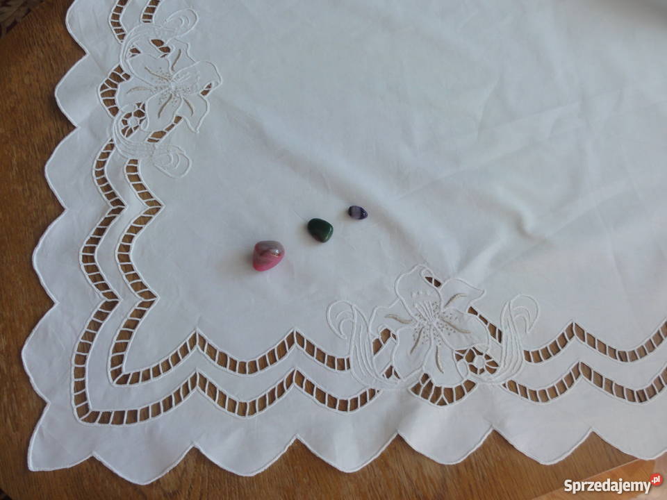 Obrus z lilią złoty srebrny ręcznie wykonany