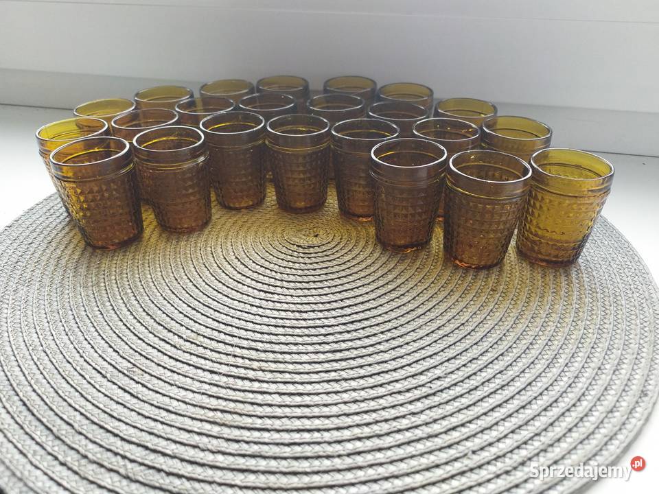 bursztynowe kieliszki do wódki PRL odcienie brązowego Łowicz