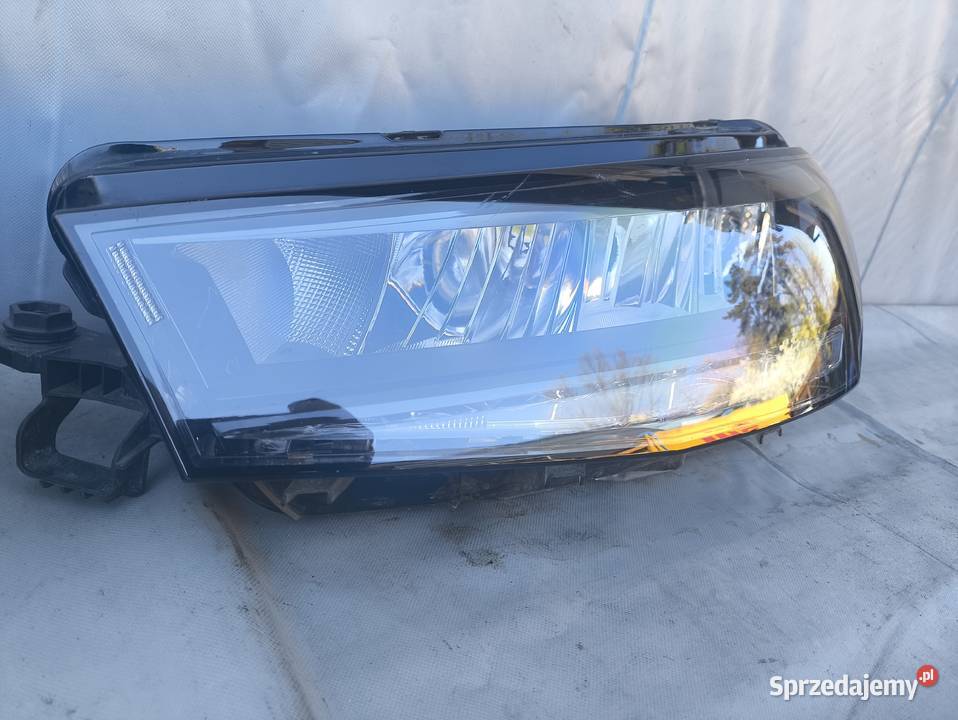 SKODA FABIA IV 4 LAMPA LEWA PRZEDNIA REFLEKTOR Radom