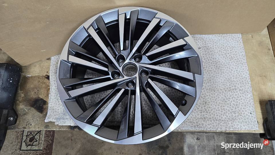 Felga 8J19 Skoda Superb 2024r 3P0601O25 Samochodowe