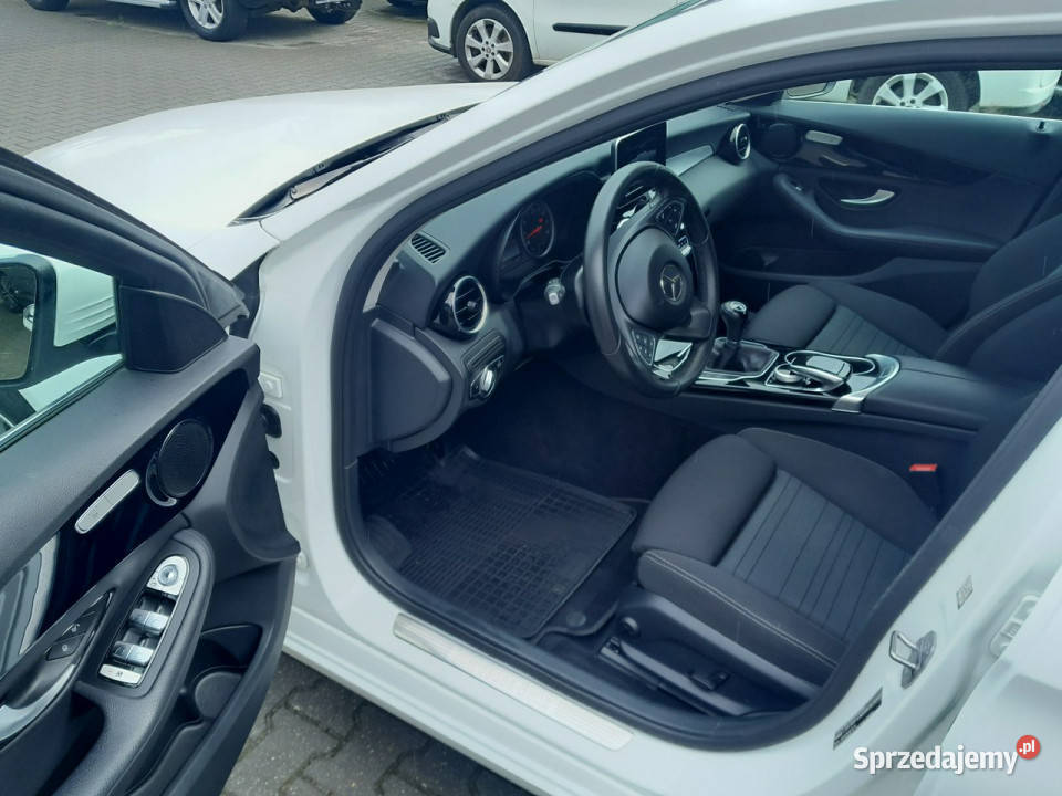Mercedes C 180 16i KOMPRESOR 156 65500 stan Rok produkcji 2018 Gryfino