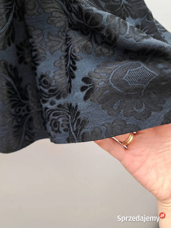 Elegancka spódnica z żakardowym wzorem Czarna z Trąbki Wielkie sprzedam