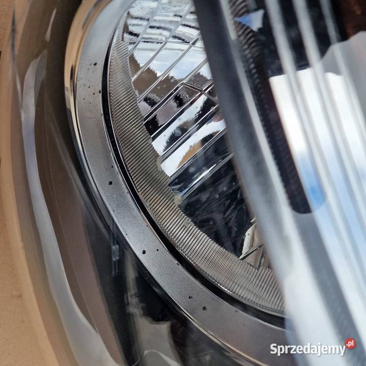 RENAULT TWINGO III 3 REFLEKTOR LAMPA PRAWA osobowe lubuskie Bieleń