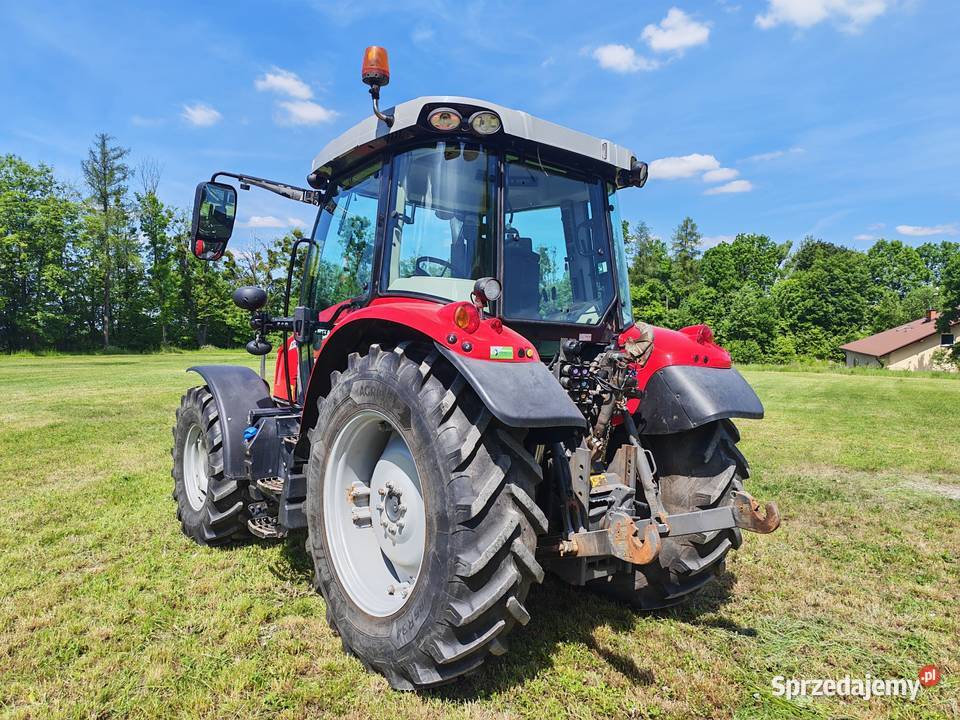 Ciagnik rolniczy massey ferguson 5709