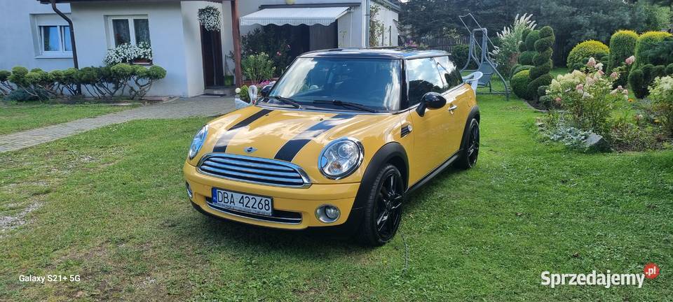 Piękny Mini Cooper dużym serwisie dolnośląskie Jelenia Góra
