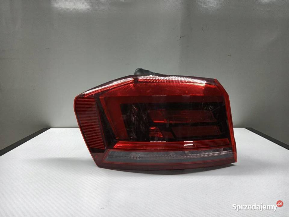LAMPA TYŁ TYLNA LEWA VW GOLF VII SPORTSVAN