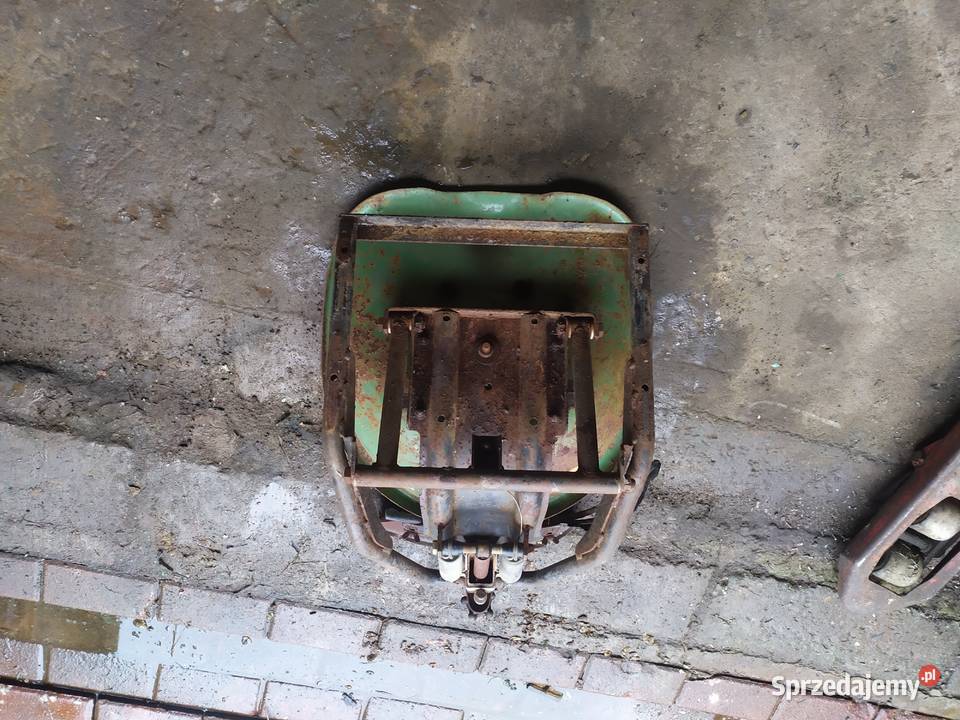 Siedzenie rolnicze nieuszkodzony Pniówek