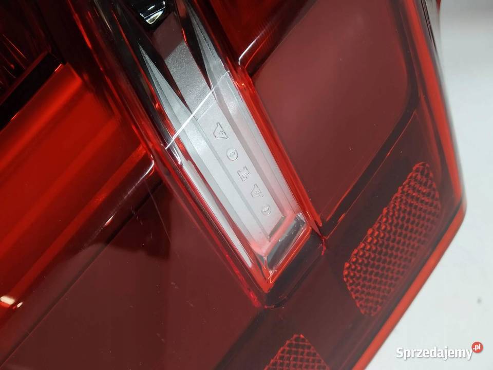 LAMPA TYŁ PRAWA KOMBI LED 32228899 Volvo V60 II