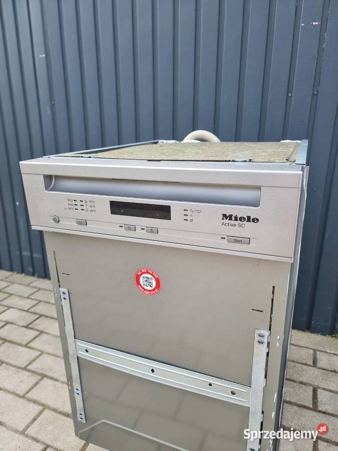 Zmywarka do zabudowy z widocznym panelem inox Zmywarki