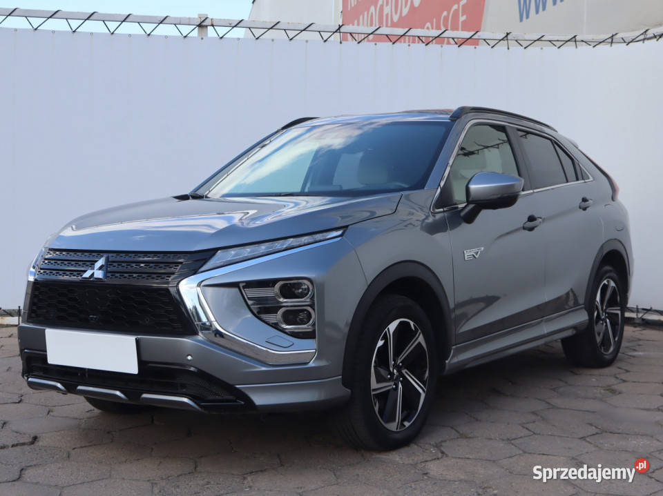 Mitsubishi Eclipse Cross PluginHybrid światła LED Eclipse Cross Łódź
