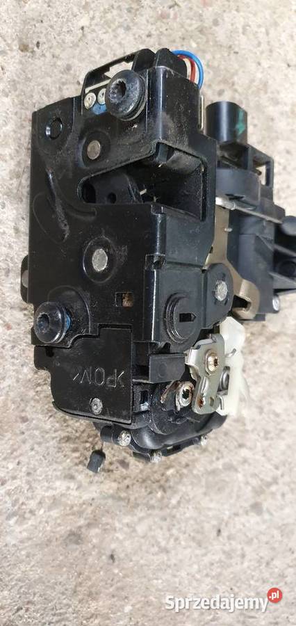 Golf 4 zamek drzwi tył i przód prawa strona Słupsk