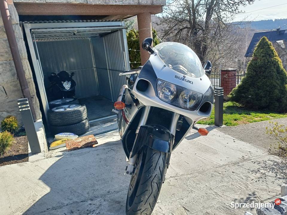 Suzuki GSXR 750 srad