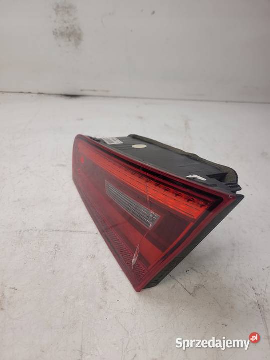 LAMPA PRAWY TYŁ W KLAPĘ AUDI A3 8V 3D 8V3945094B osobowe Motoryzacja Przystajń
