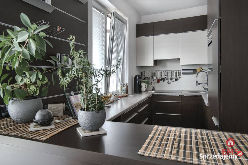 Dom wolnostojący 270m2 Żółtki