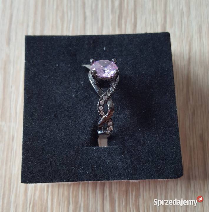 Nowy czarny pierscionek rózowa cyrkonia oczko Pierścionki zachodniopomorskie Szczecin