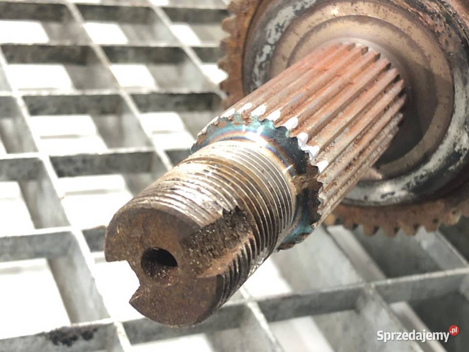 PÓŁOŚ LEWY PRZÓD HYUNDAI i30 16 128 PRZEGUB