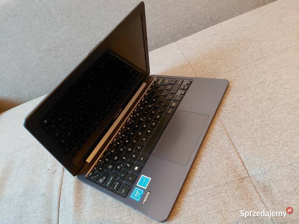 Asus Notebook E203N pomorskie
