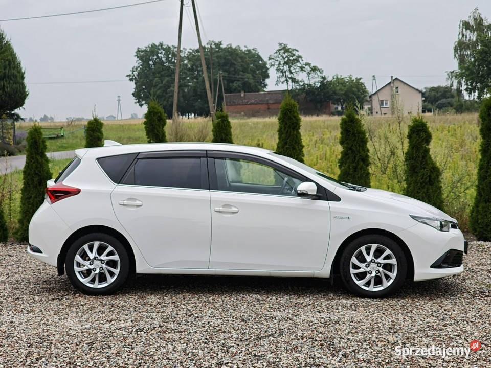 Toyota Auris II 2012 nieuszkodzony Sadlno