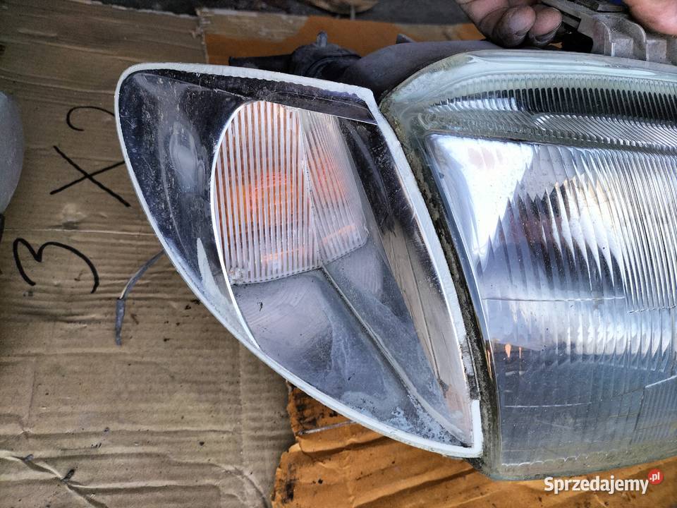 Reflektor LAMPA PRZÓD PRZEDNIA PRAWA RENAULT