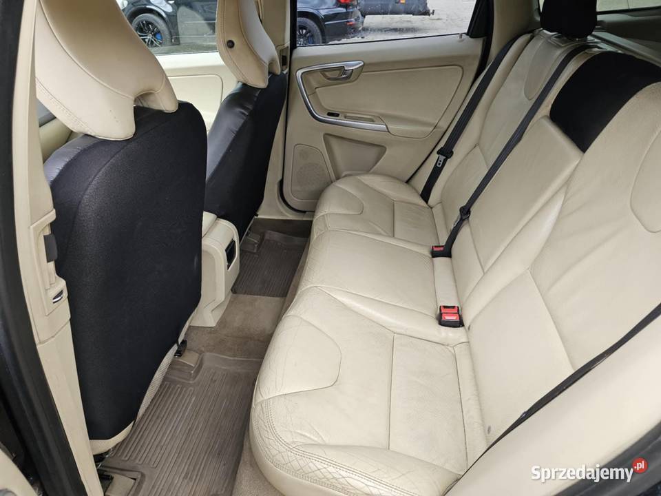 Sprzedam Volvo XC 60 pojemność 24D5 produkcji Rok produkcji 2010 Szczecinek