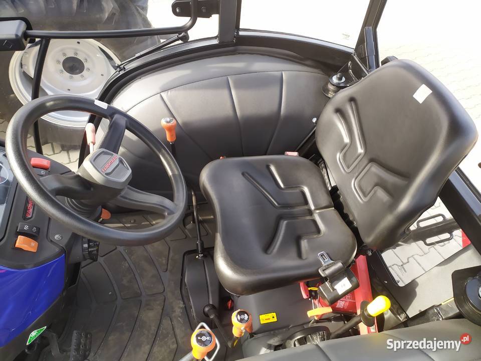 Ciągnik rolniczy FARMTRAC 555DTc V Dostępny ręki sprzedam