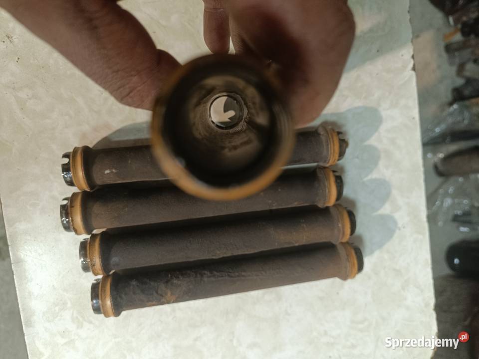 Fiat 126p osłony popychaczy oryginał proste sprzedam