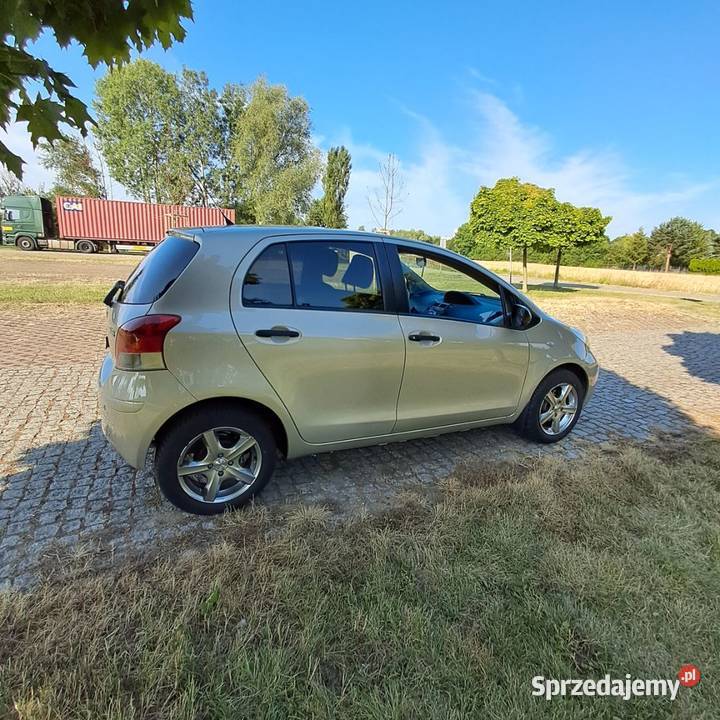 toyota yaris 133 polski salon