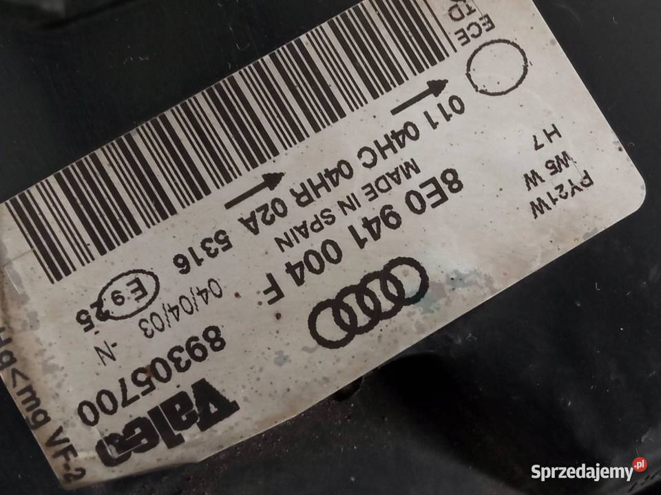 LAMPA PRZÓD PRAWA EU 8E0941004F Audi A4 II