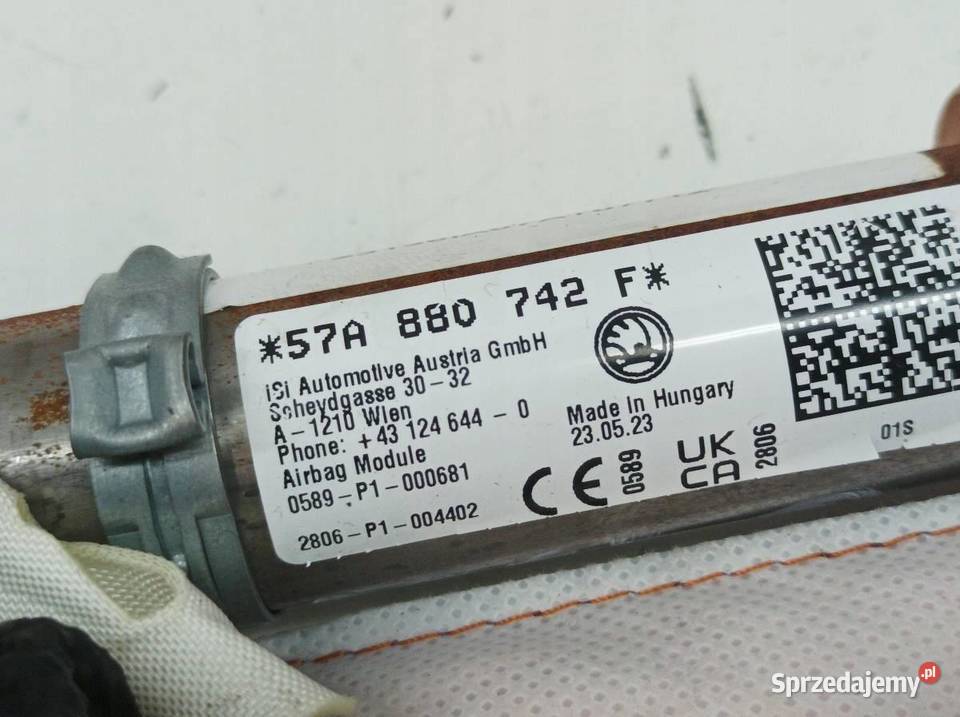 KURTYNA PRAWA PASAŻERA 57A880742F Skoda Karoq I