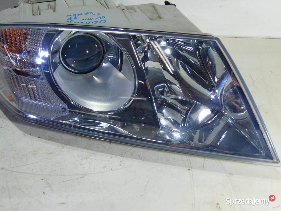 LAMPA PRAWA PRZÓD XENON EUROPA OCTAVIA II