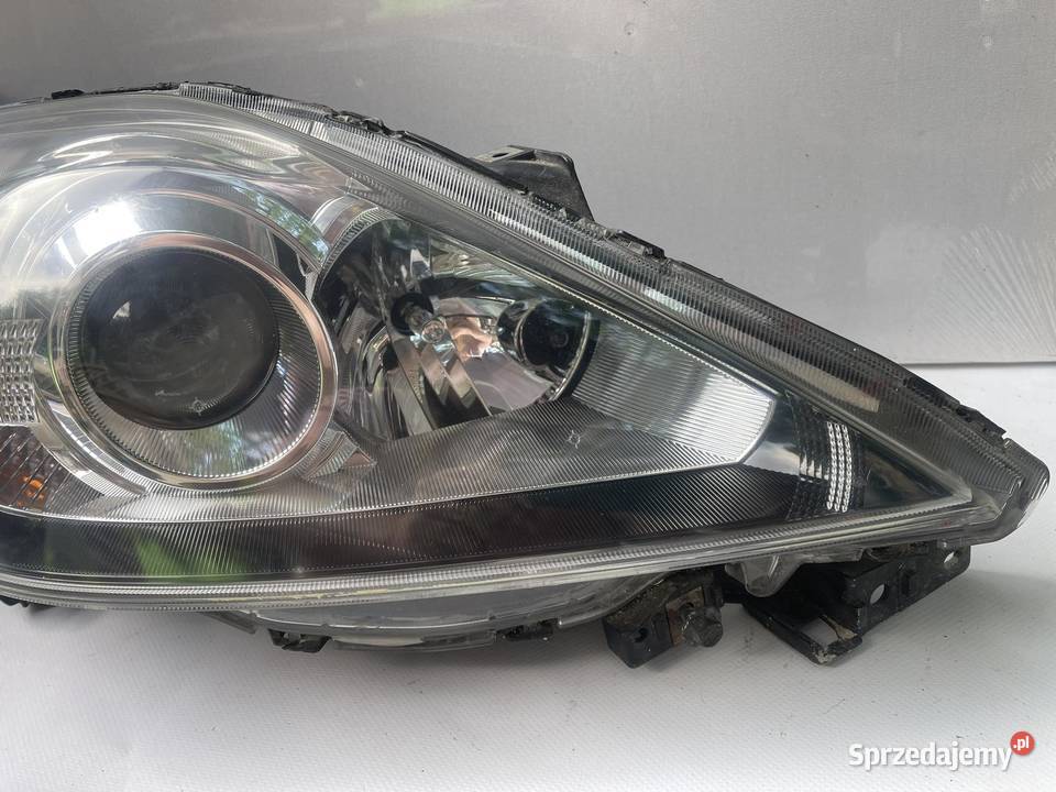 MAZDA 5 SPORT PRAWA LAMPA PRZÓD REGENERCJI Ostroróg sprzedam
