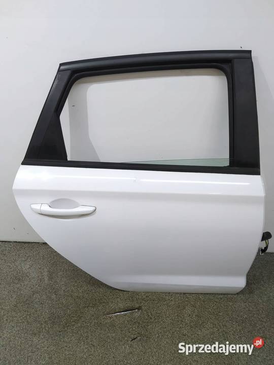 DRZWI PRAWE TYŁ KOMBI PYW Hyundai i30 III 2016 osobowe świętokrzyskie