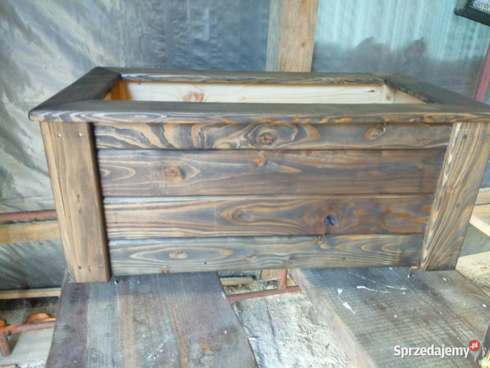 Drewniane donice ogrodowe modrzewiowe ozdoba