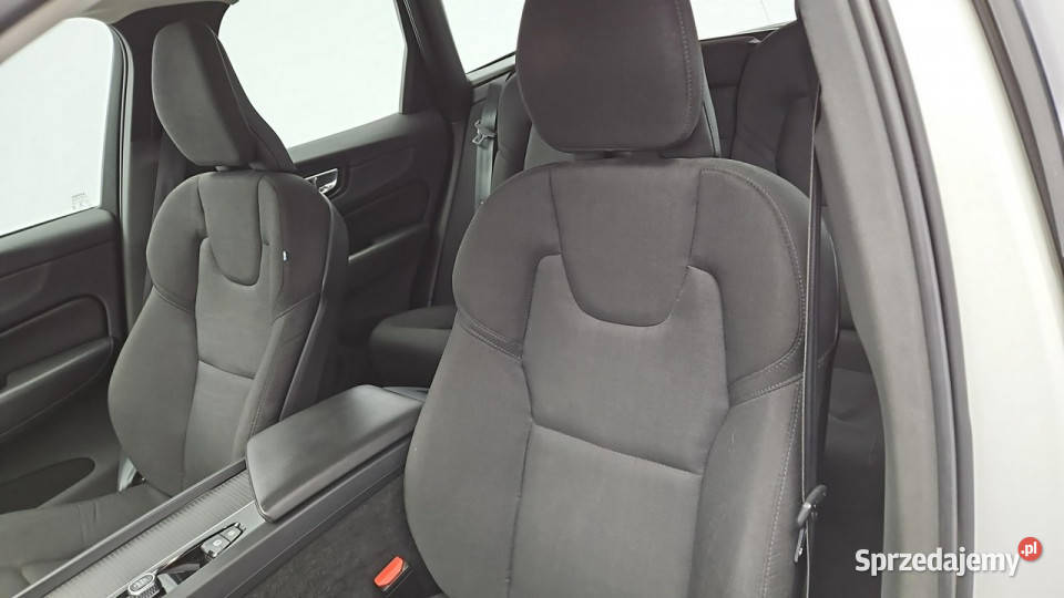 Volvo XC 60 B4 B Essential aut Z Polskiego Rok produkcji 2021