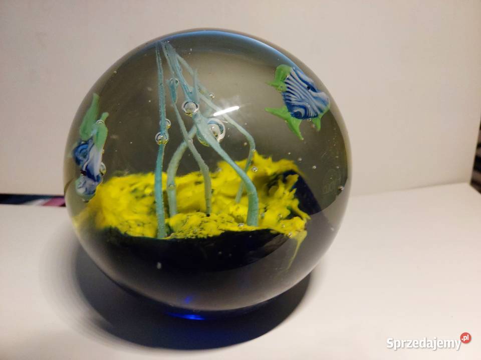 kula szklana z rybami PRL