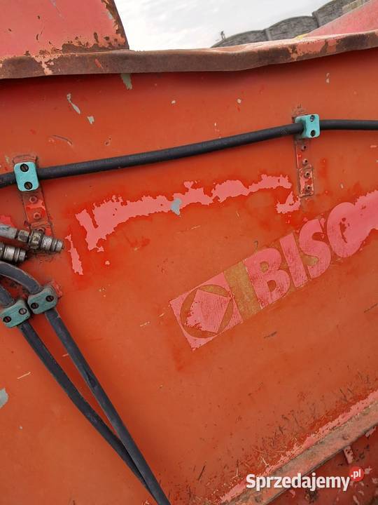 Scielarka do słomy 16m3 zawieszana