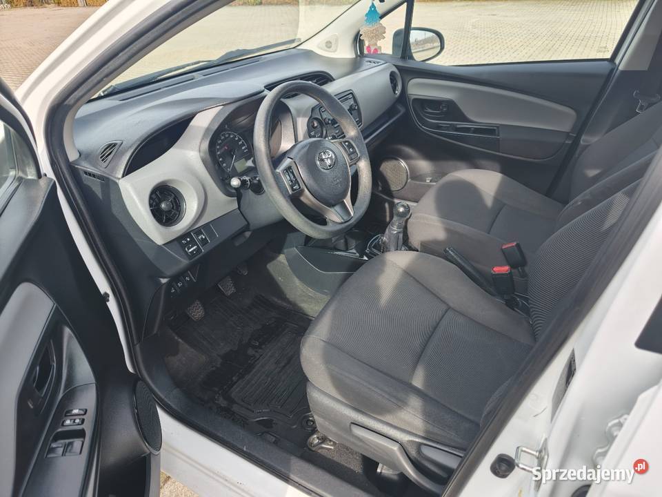 Toyota Yaris III FL 1 0 benzyna Salon Polska asystent pasa ruchu mazowieckie sprzedam