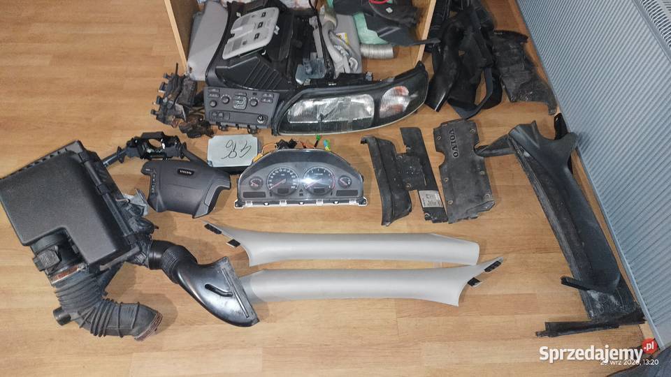 Części Volvo V70 z 2002 roku 24i 140 kod lakieru Kętrzyn