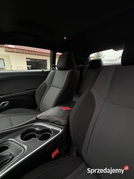 Dodge Challenger V6 czerwony Dodge świętokrzyskie Sandomierz