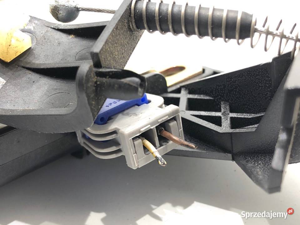 ZAMEK KLAPY TYŁ AUDI A4 B6 SedanLimuzyna