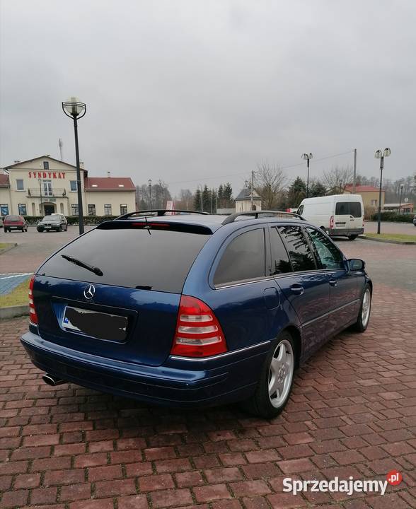 MercedesBenz CKlasa W203 Avangarde Sport Pakiet Rok produkcji 2005