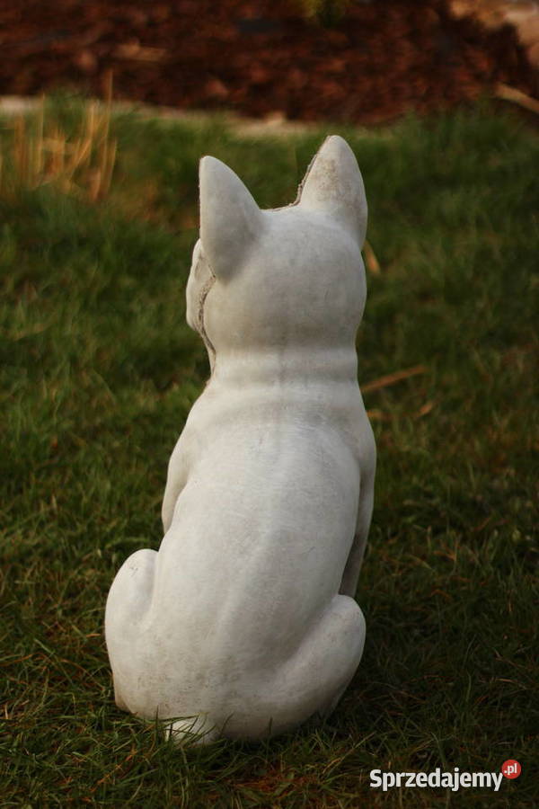 Figury rzeźby ogrodowe betonowe pies sprzedam