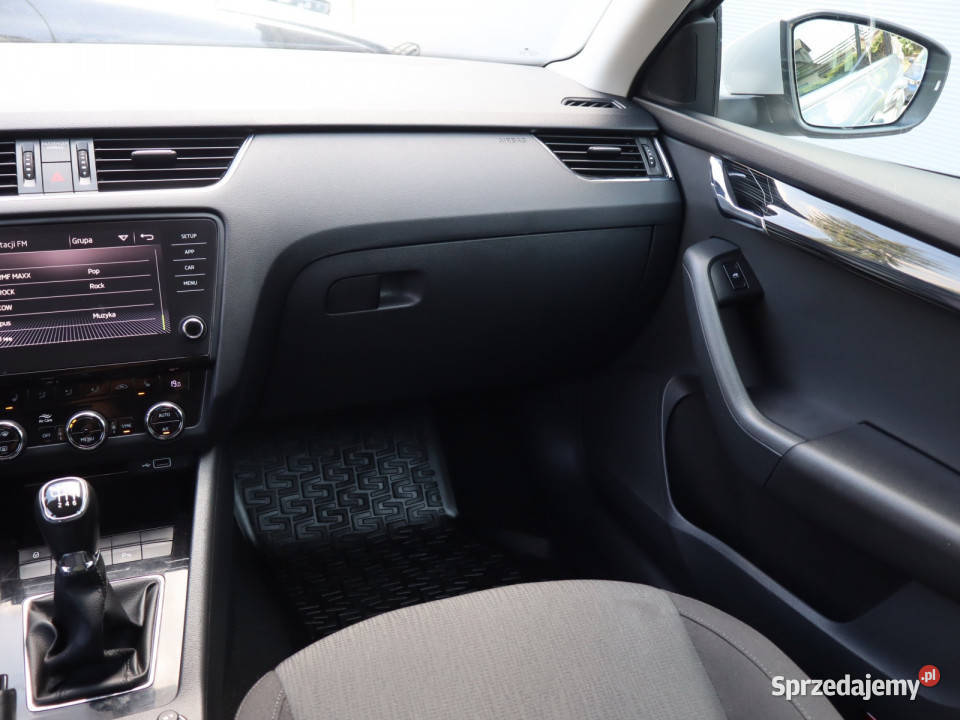 Skoda Octavia 15 TSI gniazdo USB Katowice