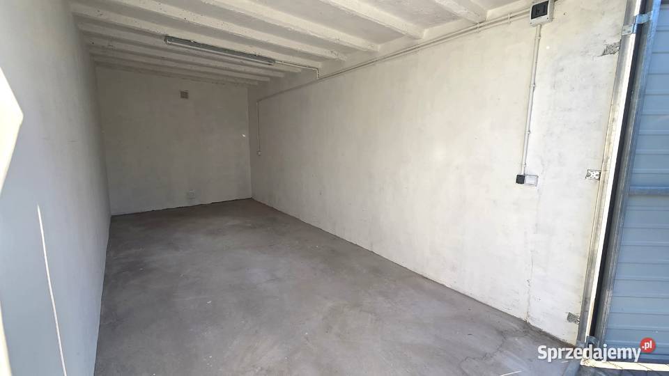 Garaż na terenie zamkniętym oświetlonym i Olesno