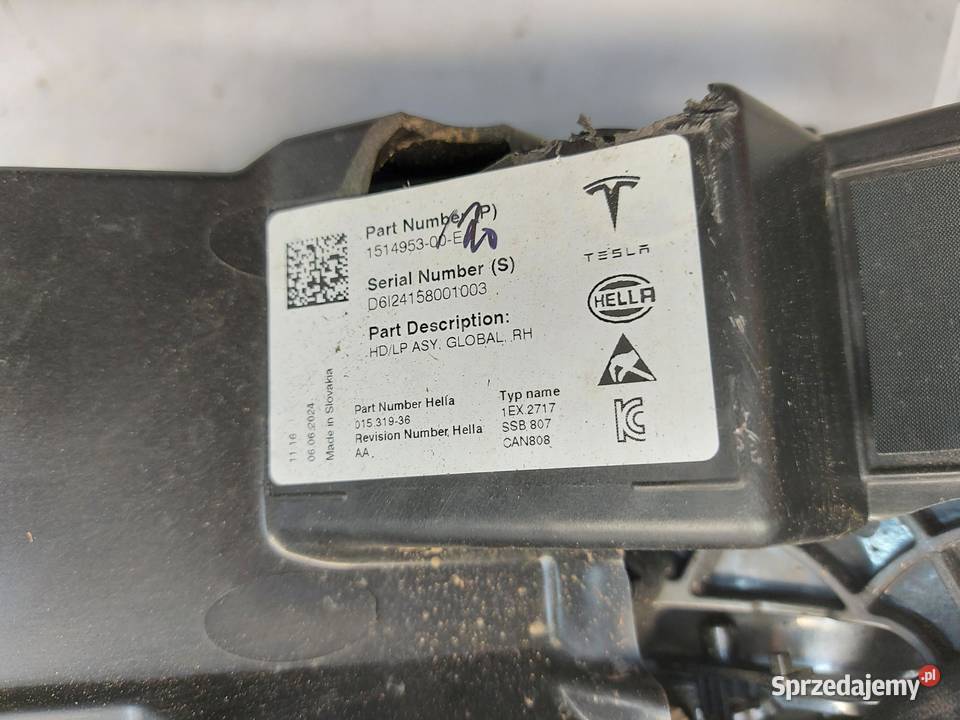 TESLA MODEL Y 2024r LAMPA PRAWY PRZÓD 151495300E